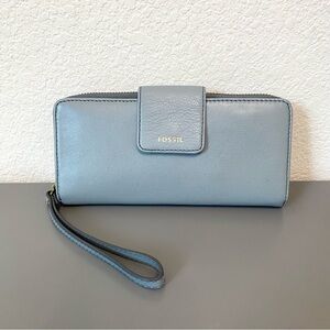 Fossil Madison Zip Light Blue Leather Clutch Wallet with Wristlet Strap